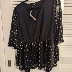 Bloomchic Top NWT Sheer Sleeve Metallic Geo Dot